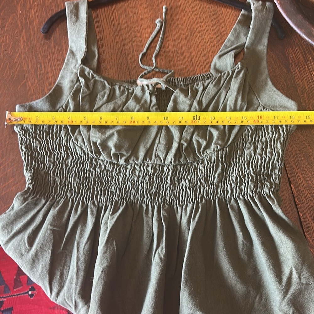 L Anthropologie olive green ruched waist, peplum tank top w scoop neckline & tie - Picture 10 of 10